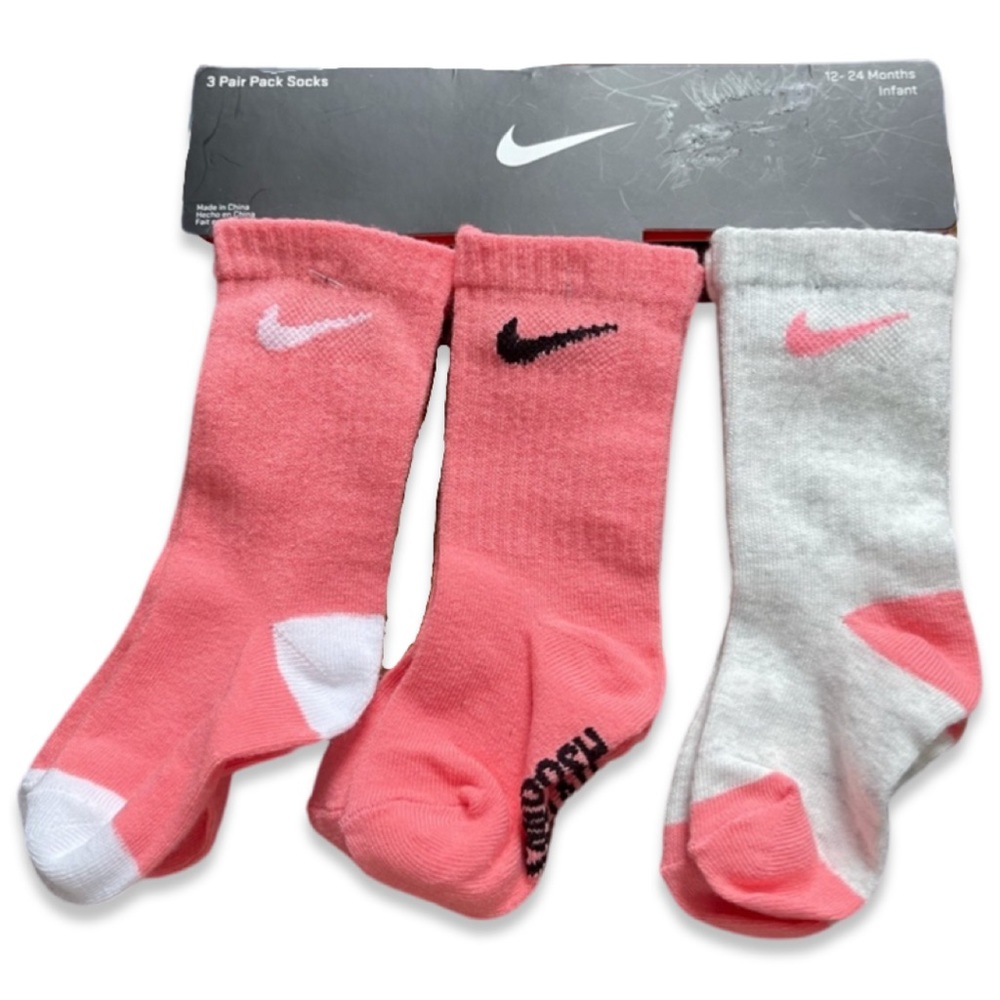 NIKE Toddler 3 Pack Crew Socks Coral Pink and White size 12-24 Months